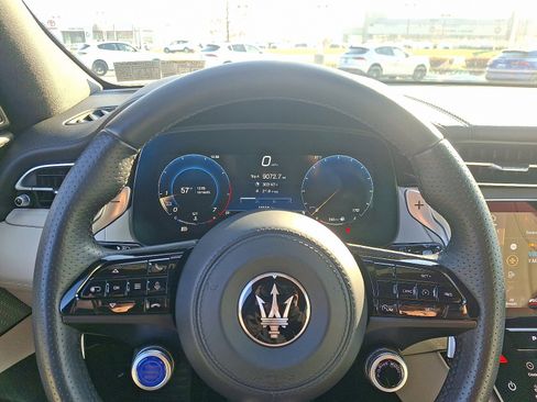 Certified 2024 Maserati Grecale GT image 18