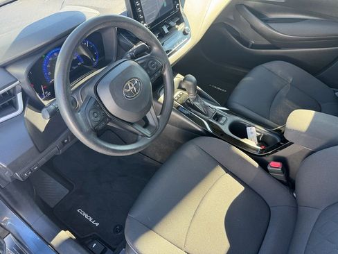 Used 2022 Toyota Corolla LE image 10