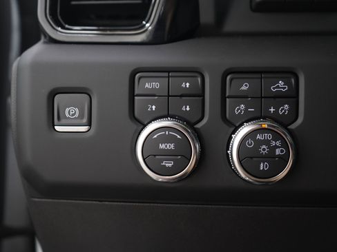 Used 2023 GMC Sierra 1500 AT4 w/ AT4 Premium Package AWD/4WD image 26