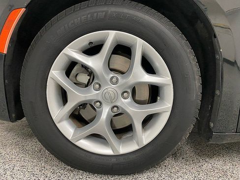 Used 2017 Chrysler Pacifica Touring-L Plus image 25