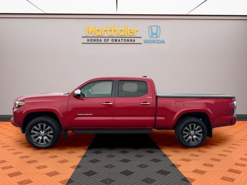 Used 2022 Toyota Tacoma Limited AWD/4WD image 2
