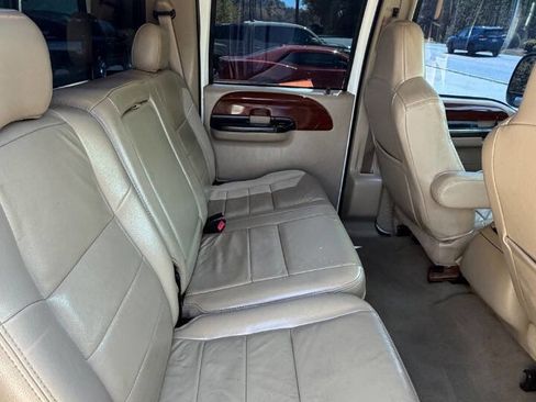 Used 2005 Ford F350 Lariat image 12