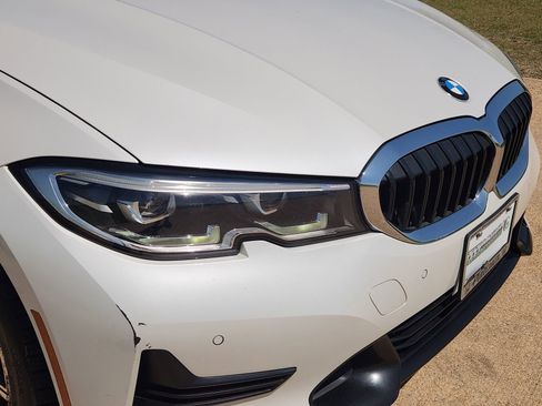 Used 2021 BMW 330i xDrive Sedan AWD/4WD image 12