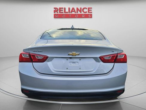 Used 2017 Chevrolet Malibu LT w/ Leather Package image 5