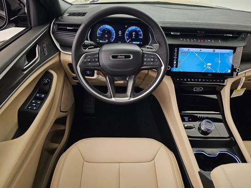 New 2026 Jeep Grand Cherokee Limited image 16