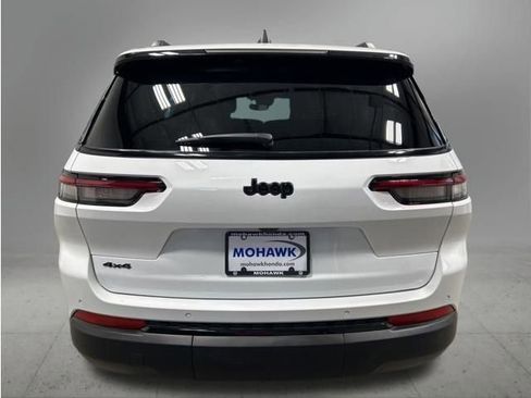 Used 2024 Jeep Grand Cherokee L Altitude AWD/4WD image 4