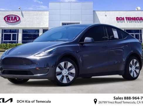 Used 2024 Tesla Model Y Long Range AWD/4WD image 1