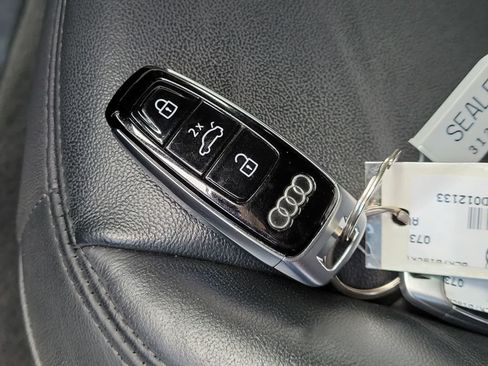 Used 2023 Audi Q7 3.0T Premium w/ Convenience Package AWD/4WD image 28