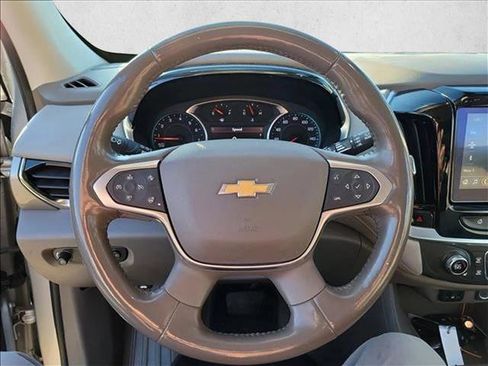Used 2021 Chevrolet Traverse LT FWD image 17