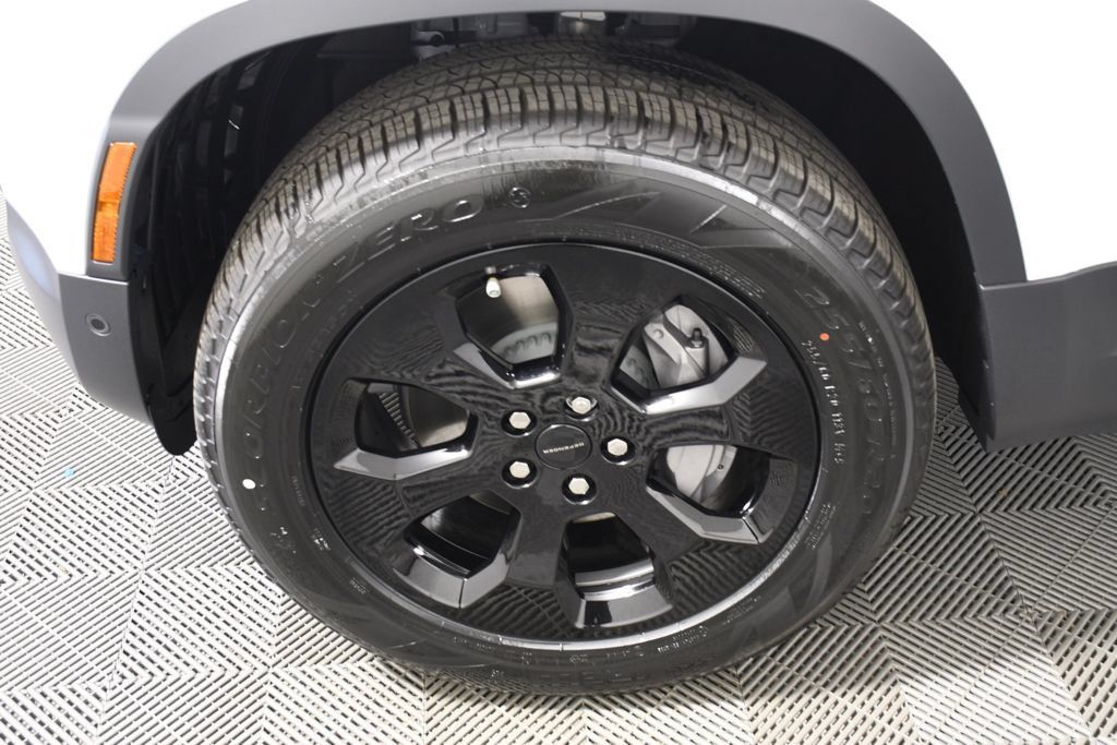 New 2026 Land Rover Defender 110 S AWD/4WD image 11