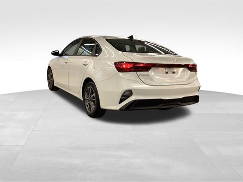 Certified 2023 Kia Forte LXS image 3