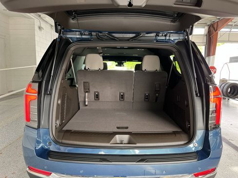 New 2026 Chevrolet Suburban LS w/ Max Trailering Package RWD image 8