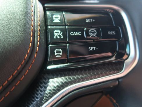 Used 2024 Jeep Grand Wagoneer Series III w/ Quick Order Packagew 28T AWD/4WD image 46