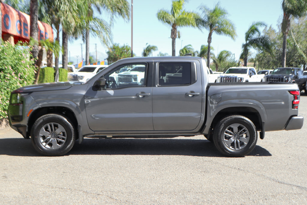 Used 2025 Nissan Frontier SV AWD/4WD image 5