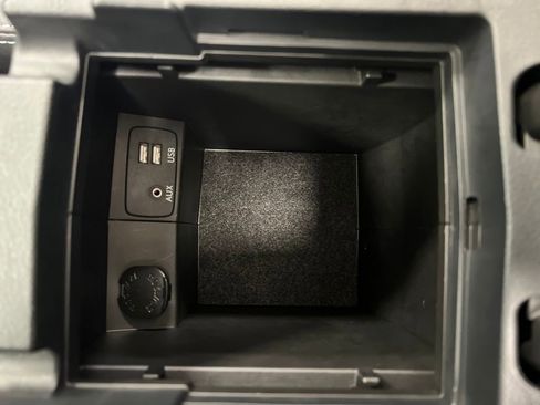 Used 2017 Subaru Forester 2.5i Touring image 29