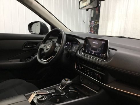 Used 2024 Nissan Rogue S AWD/4WD image 21