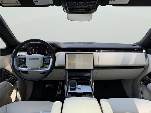 New 2026 Land Rover Range Rover Long Wheelbase SE AWD/4WD image 9
