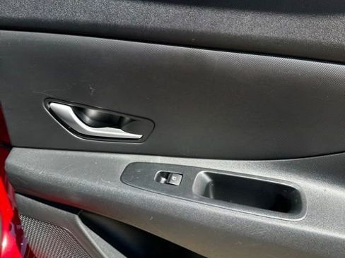 Certified 2023 Hyundai Elantra SE FWD image 15