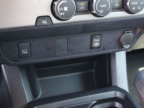 Used 2019 Toyota Tacoma SR w/ SR Convenience Package RWD image 24
