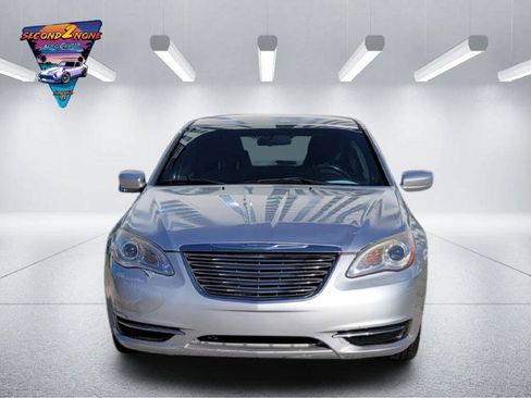 Used 2012 Chrysler 200 Touring FWD image 2