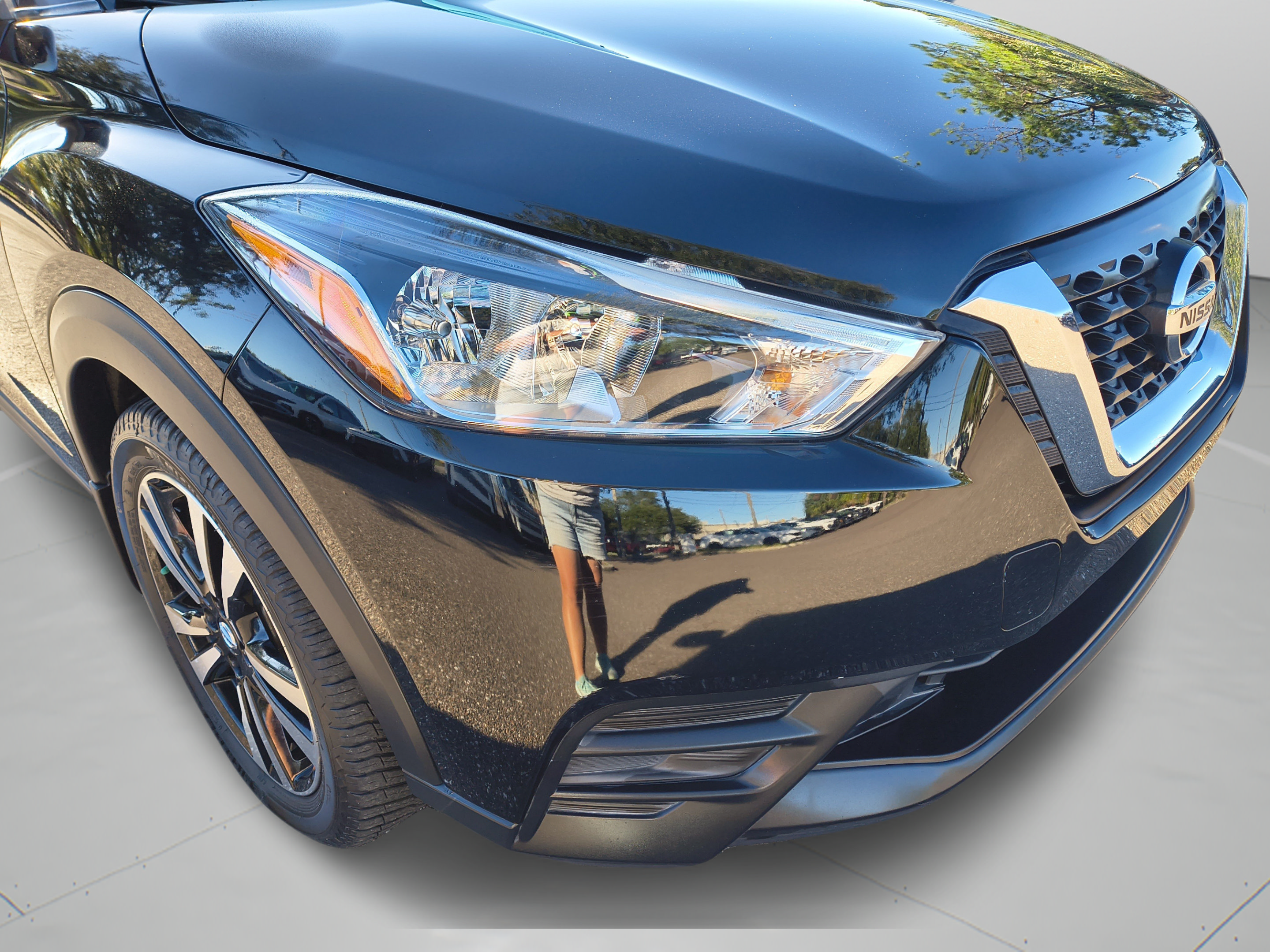 Certified 2018 Nissan Kicks SV FWD image 32