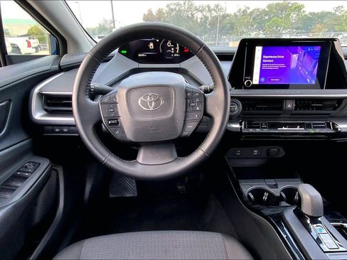 Certified 2024 Toyota Prius LE image 5