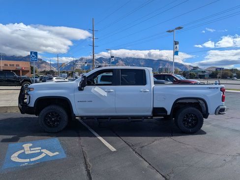 Used 2021 Chevrolet Silverado 2500 LT w/ Fleet Comfort Package AWD/4WD image 9