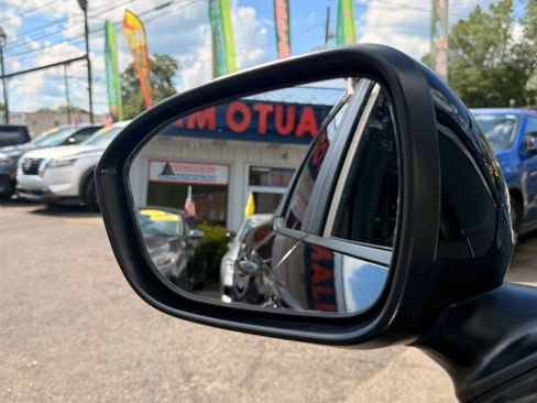 Used 2025 Nissan Kicks SV FWD image 27