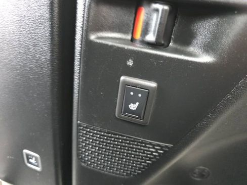 Used 2023 Chrysler Pacifica Limited image 15