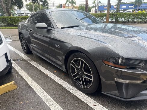 Used 2019 Ford Mustang GT RWD image 2