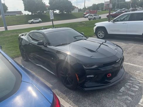 Used 2018 Chevrolet Camaro SS RWD image 1