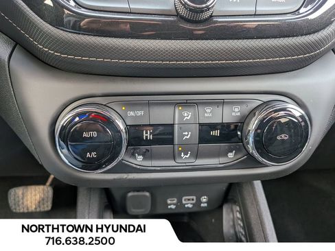 Used 2023 Chevrolet TrailBlazer ACTIV w/ Convenience Package image 16