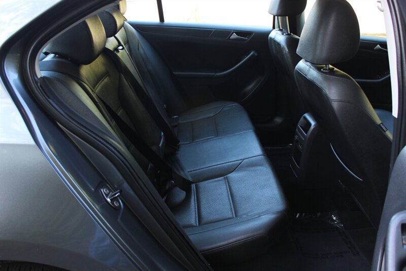 Used 2012 Volkswagen Jetta SE FWD image 15