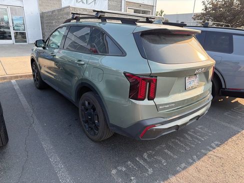 Used 2024 Kia Sorento SX AWD/4WD image 3
