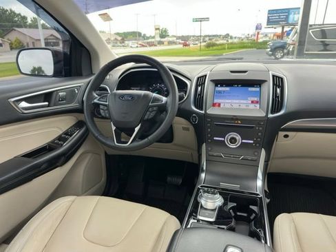 Used 2019 Ford Edge Titanium w/ Cold Weather Package AWD/4WD image 14
