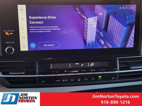 Used 2025 Toyota Sienna XLE image 20