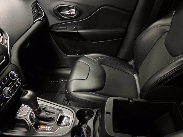 Used 2021 Jeep Cherokee Latitude Plus FWD image 36