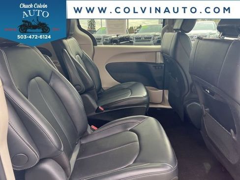 Used 2024 Chrysler Pacifica Select image 30