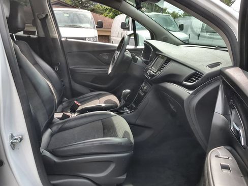 Used 2022 Buick Encore Preferred w/ Safety Package AWD/4WD image 25
