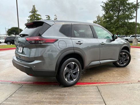 Used 2025 Nissan Rogue SV FWD image 6