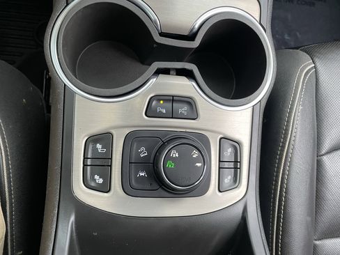 Used 2018 GMC Terrain Denali w/ Advanced Safety Package image 25