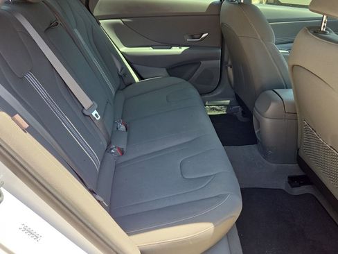 Used 2024 Hyundai Elantra SEL w/ Convenience Package FWD image 15