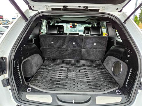 Used 2020 Jeep Grand Cherokee SRT image 14