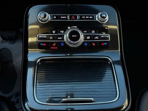 Used 2023 Lincoln Nautilus Reserve image 31