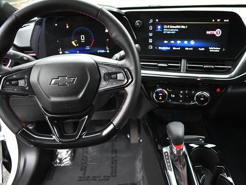 Used 2025 Chevrolet Trax RS w/ Driver Confidence Package FWD image 13