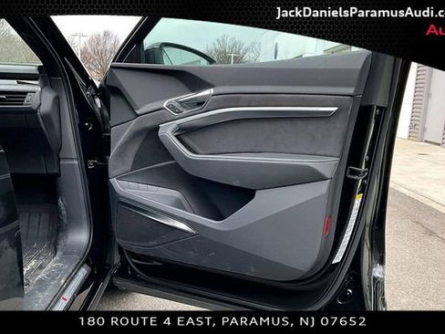 Used 2023 Audi e-tron Chronos w/ Chronos Package image 16