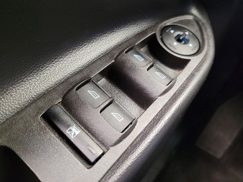 Used 2018 Ford Escape SE image 27