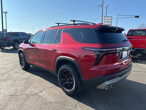 Used 2025 Chevrolet Traverse Z71 w/ Enhanced Driving Package image 5