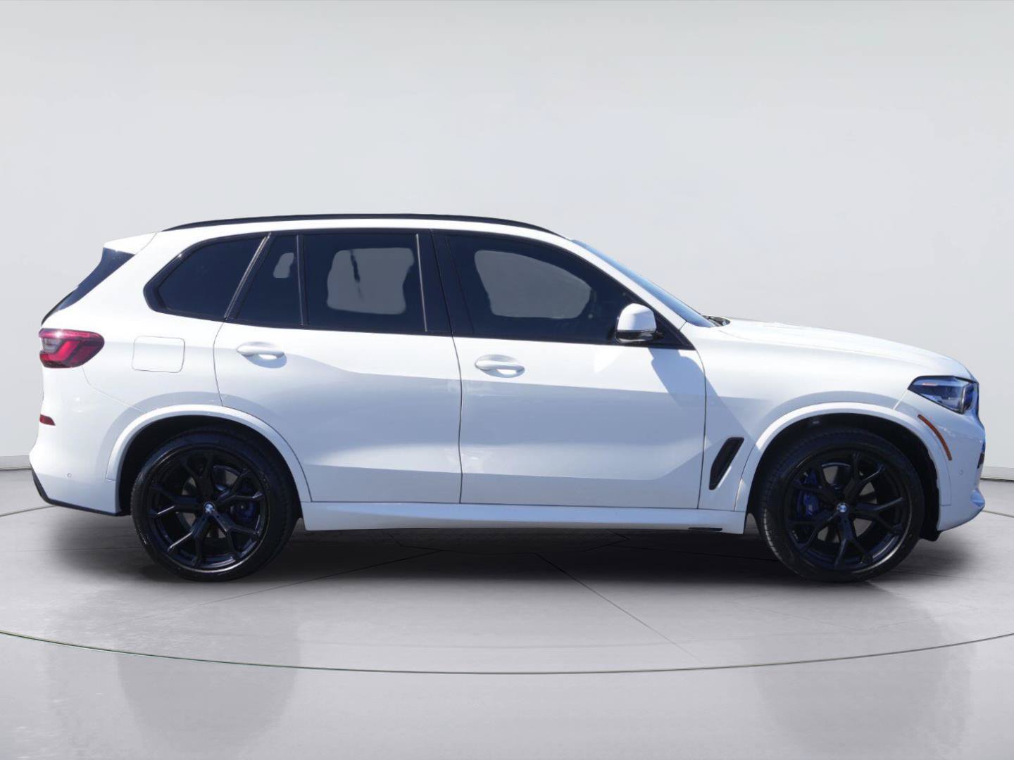Used 2023 BMW X5 xDrive40i w/ M Sport Package AWD/4WD image 5