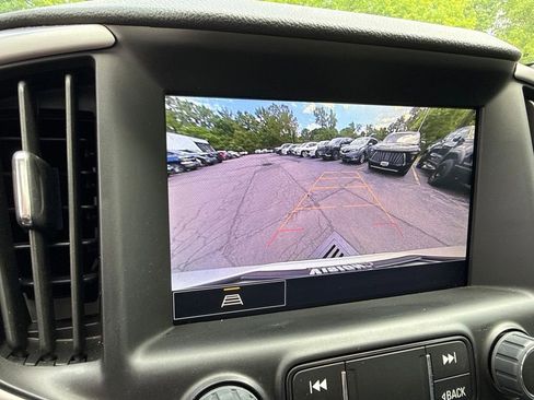 Used 2024 GMC Terrain AT4 w/ LPO, 'HIT The Road' Package AWD/4WD image 32